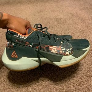 Giannis Zoom Freak 1
